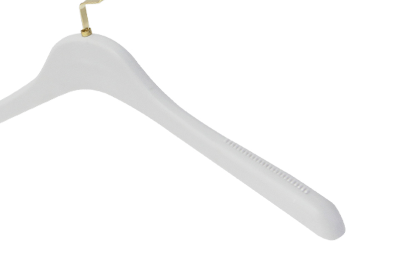 Percha de plástico blanca elegante y con estilo